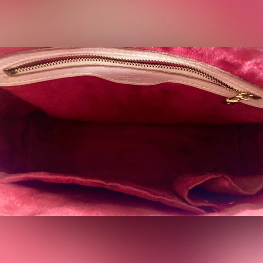 Louis Vuitton Houston Bag - Picture 7 of 11